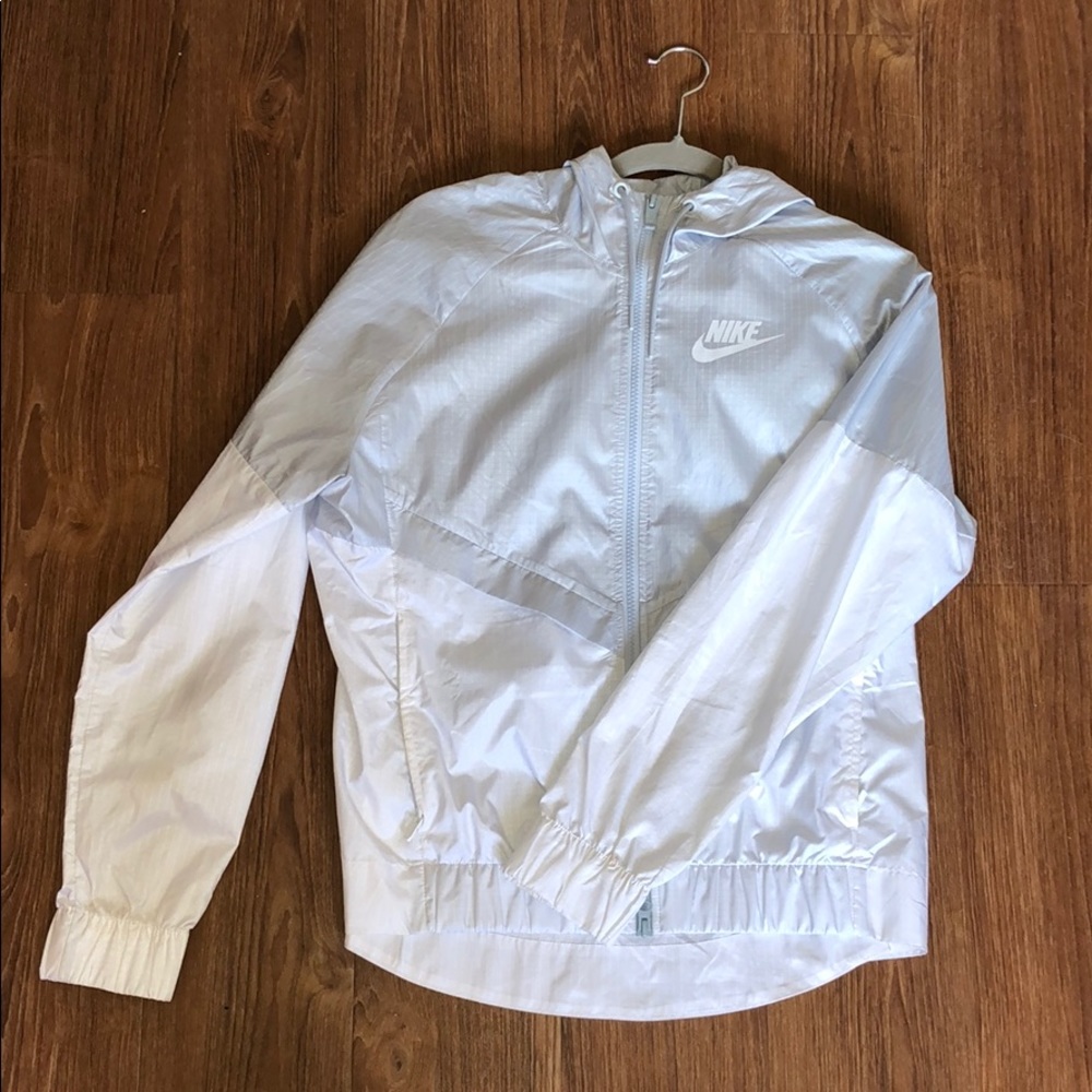 Nike Women’s Windbreaker Size M